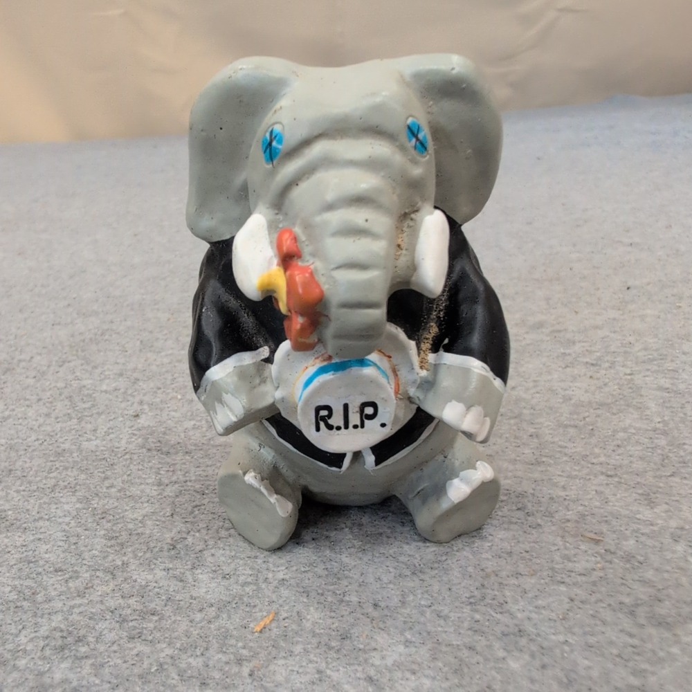 Vintage 1988 Terry Estvold RIP GOP Elephant Tuxedo Figurine Political Satire - Picture 4 of 4